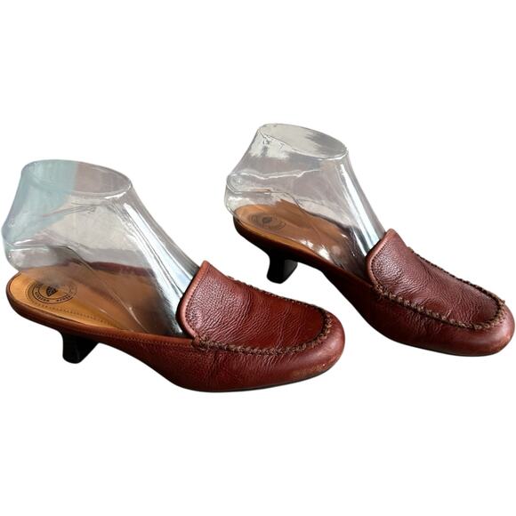VTG Nurture Brown Leather Kitten Heel Mules Womens SZ 7.5 Y2K Classic Comfort - Picture 11 of 11